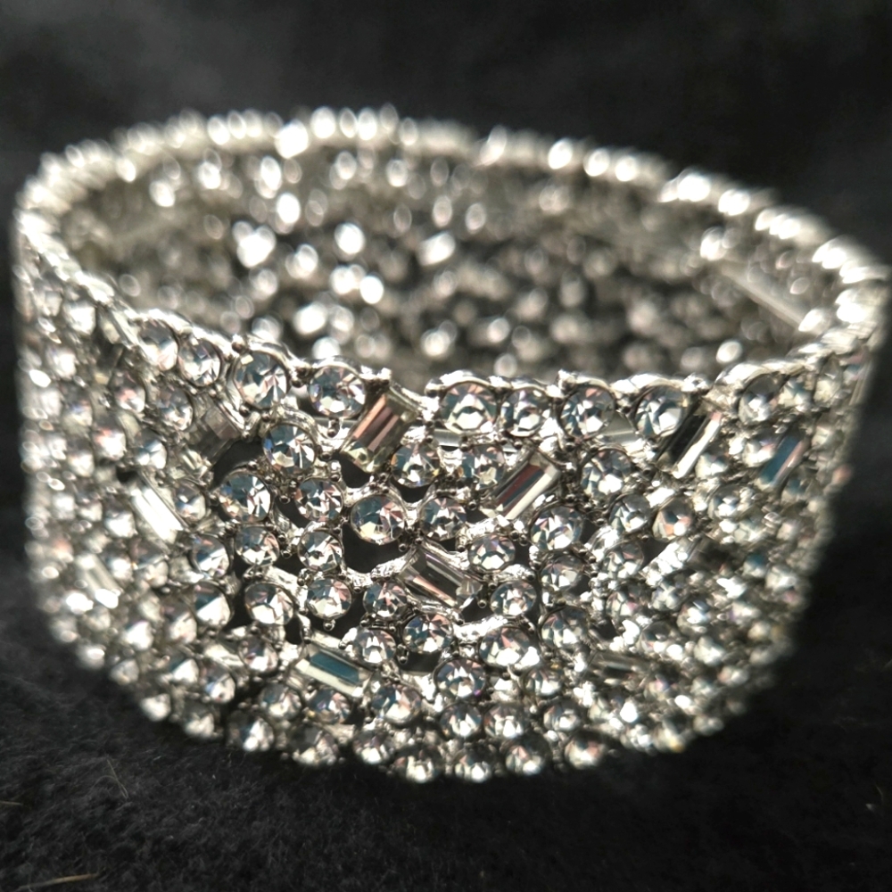 INC Brand Baquette and Round Crystal Stretchy Party Bracelet BNWT